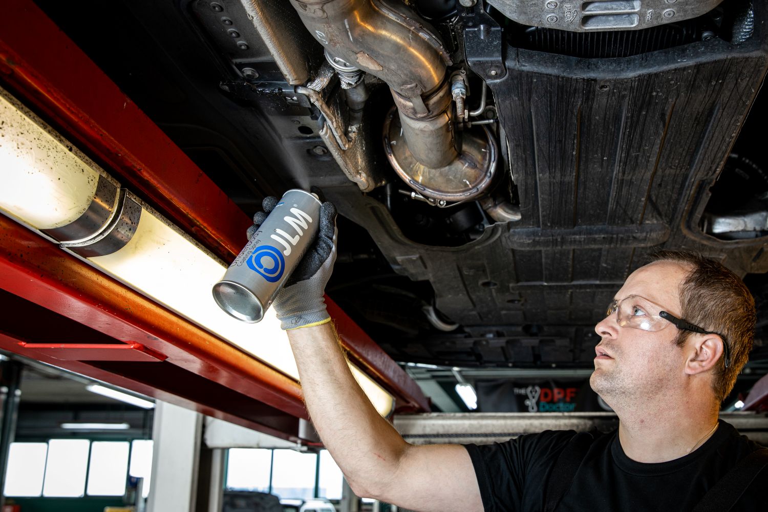 JLM Underbody Coating Spray 施工シーン
