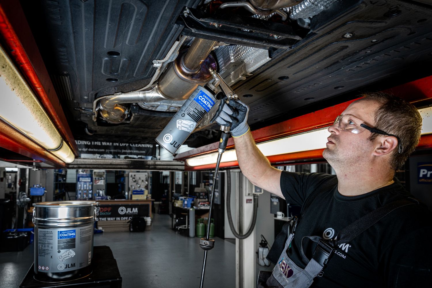 JLM Underbody Coating 施工シーン